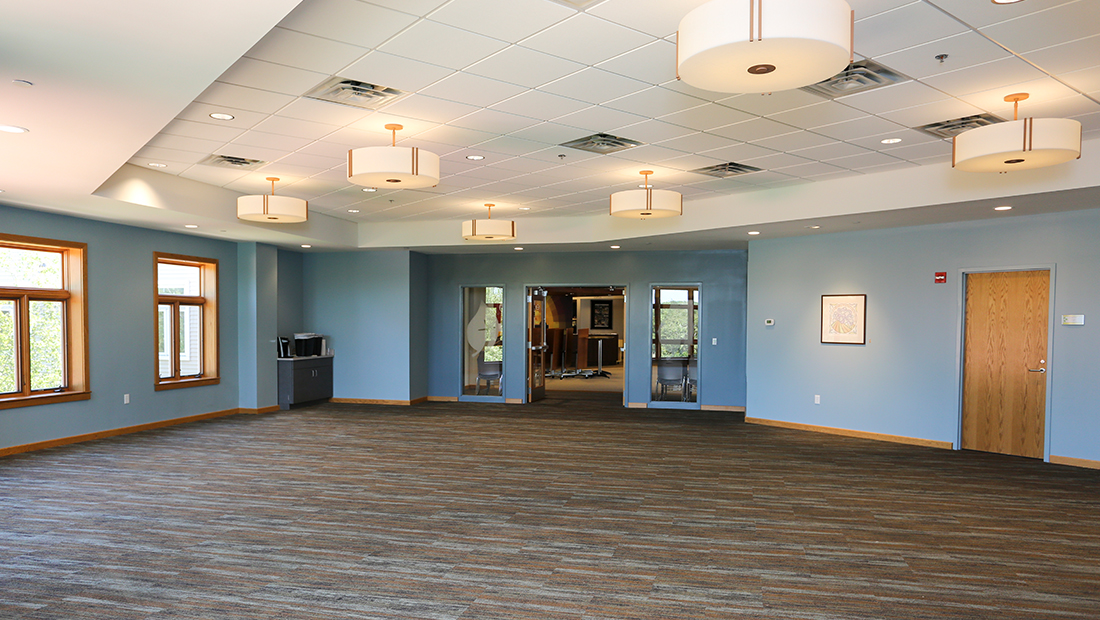 interior hall space of Easter Lutheran Church